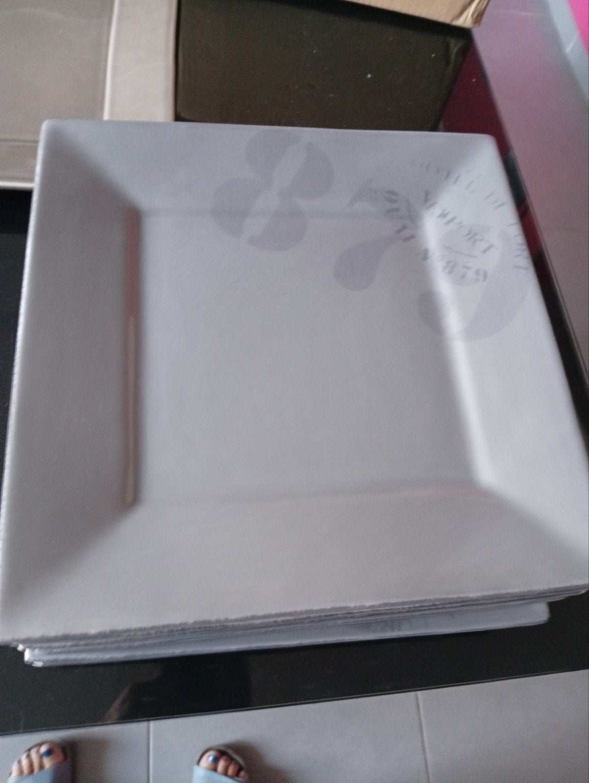 assiettes carree grise maison du monde, Enlèvement ou Envoi