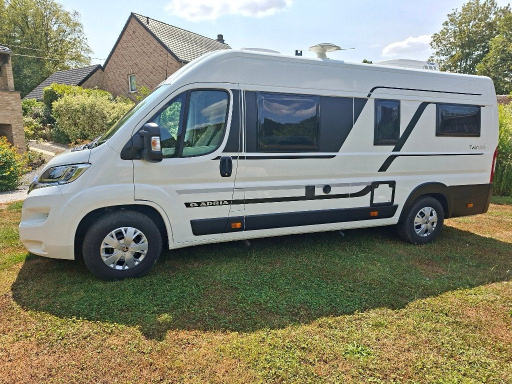 Van Adria Twin 640 SL - 2,2l - 130 cv - Citroën, Caravanes & Camping, Camping-cars, Boîte manuelle, ESP - Contrôle de stabilité