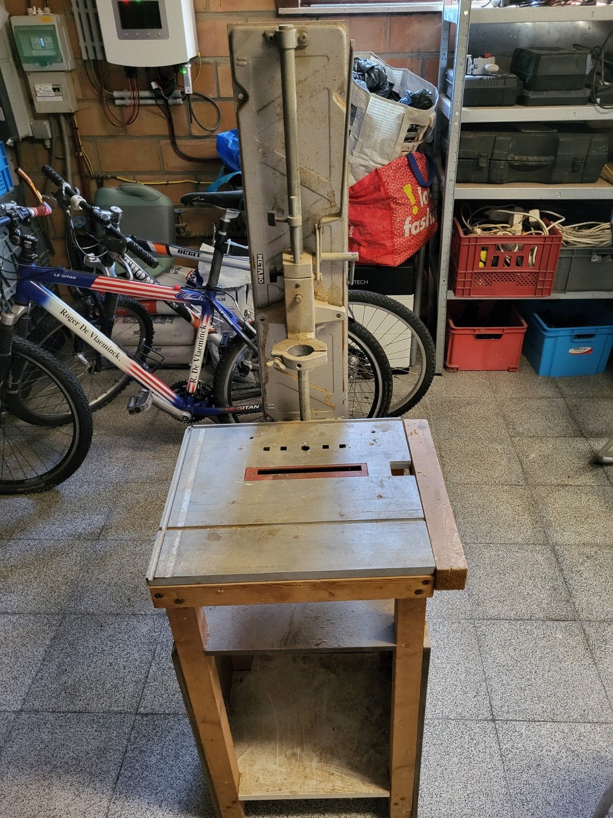 Kollomboor tafel metabo, Ophalen