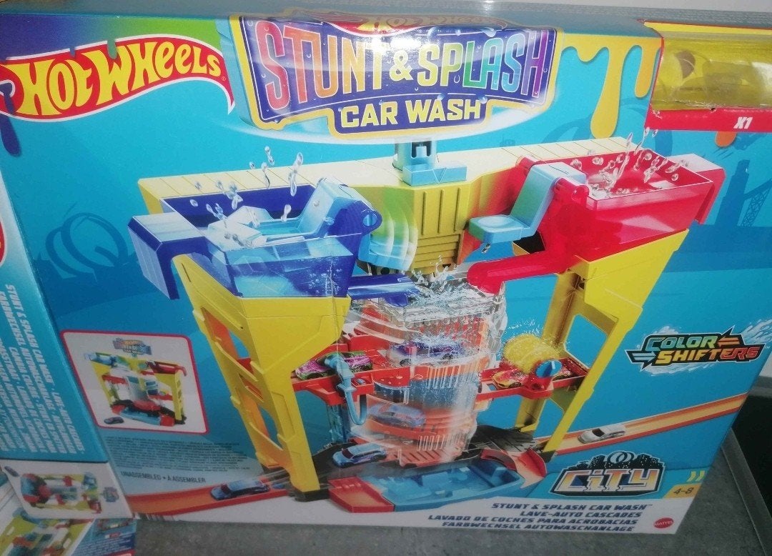 Hotwheels stunt en splash carwash, Ophalen