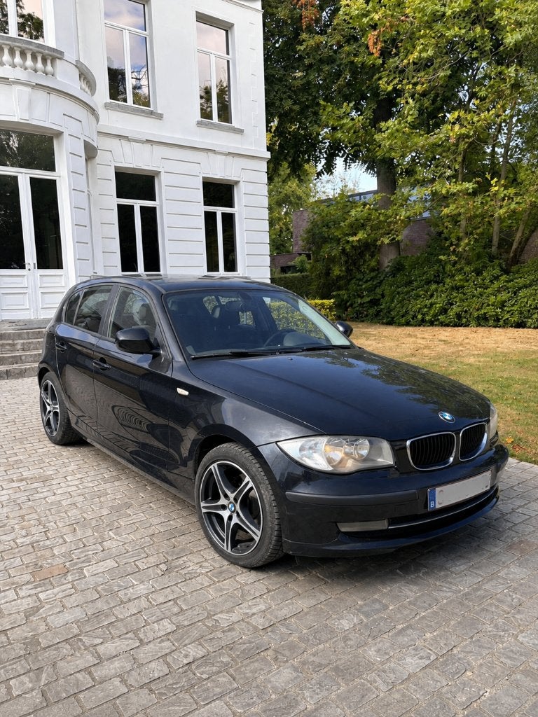 Belle bmw série 1 modèle 118i 2010 euro 5, Euro 5, Achat, Boîte manuelle, Entretenue par le concessionnaire