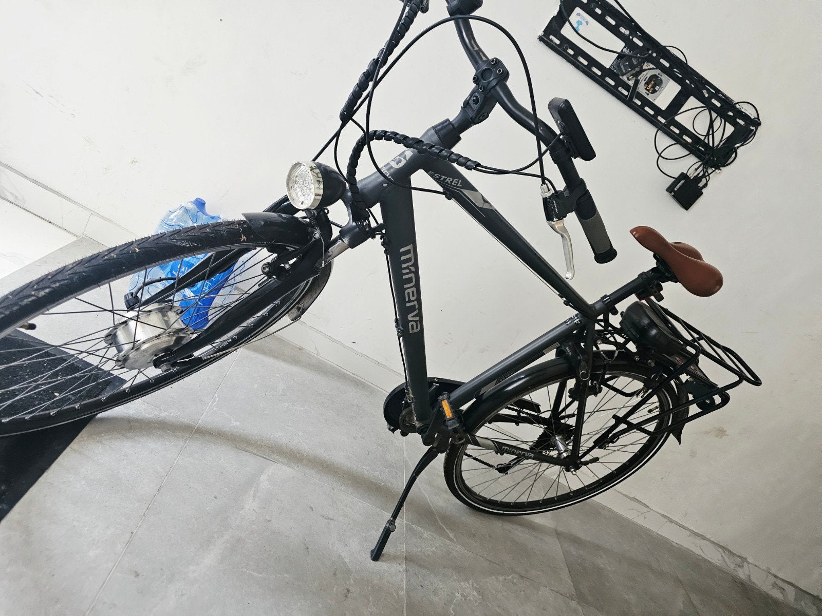 Vélo électrique Menirva  28" ( sans batterie) !, Vélos & Vélomoteurs, Enlèvement ou Envoi