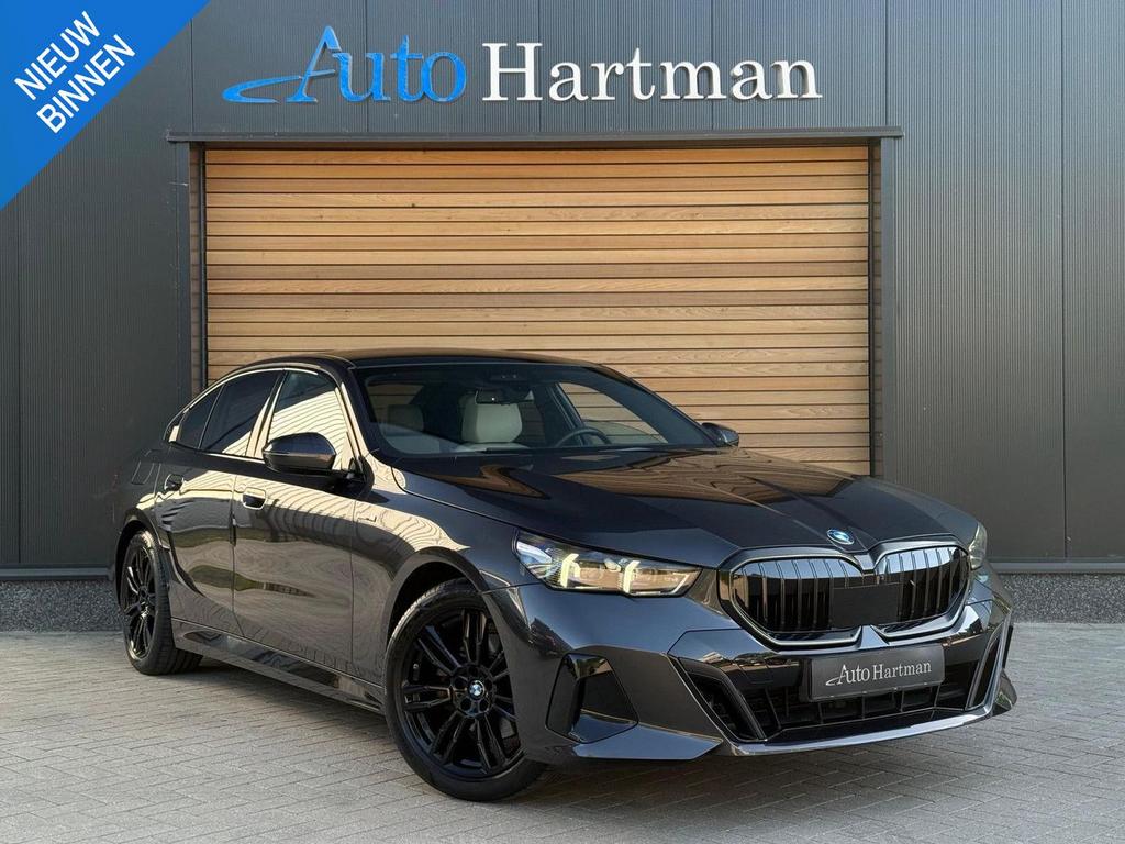 BMW 520 5-serie 520i M-Sport PANO|HEAD-UP|HARMANKARDON|ACC|S, Auto's, Automaat, Berline, 5 Reeks, Adaptive Cruise Control