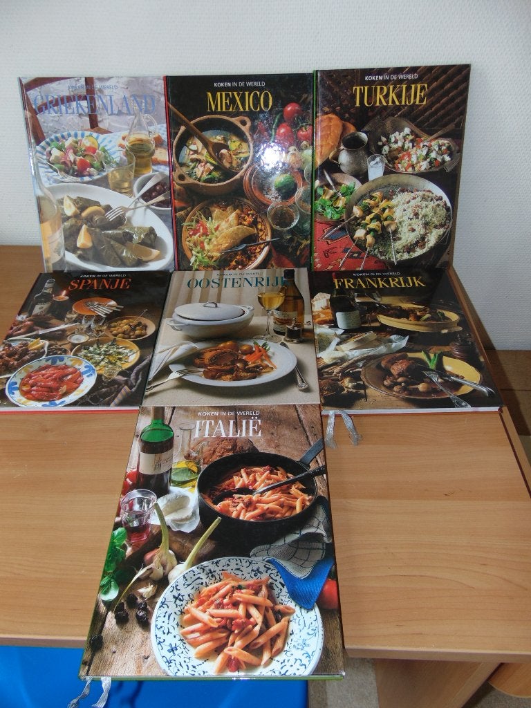 Kookboeken 'Koken in de wereld', Boeken, Kookboeken, Ophalen of Verzenden, Gelezen, Voorgerechten en Soepen