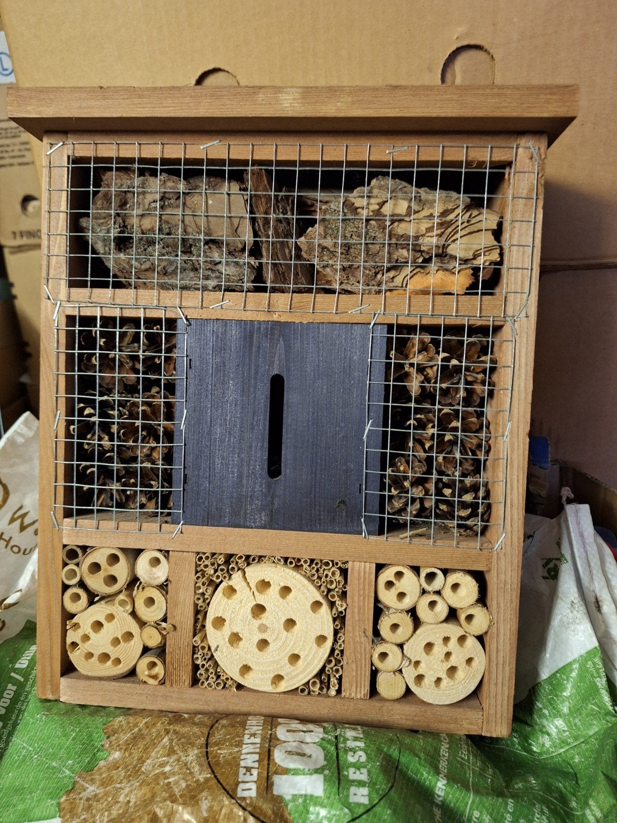 insecten hotel s, Ophalen, Nieuw