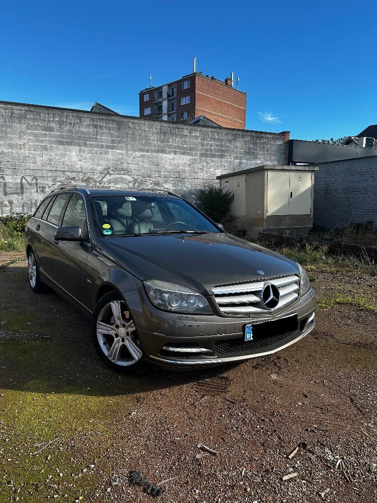Mercedes BlueEFFICIENCY Avantgarde Special Edition – 136 ch, Euro 5, Achterwielaandrijving, Zwart, 4 cilinders