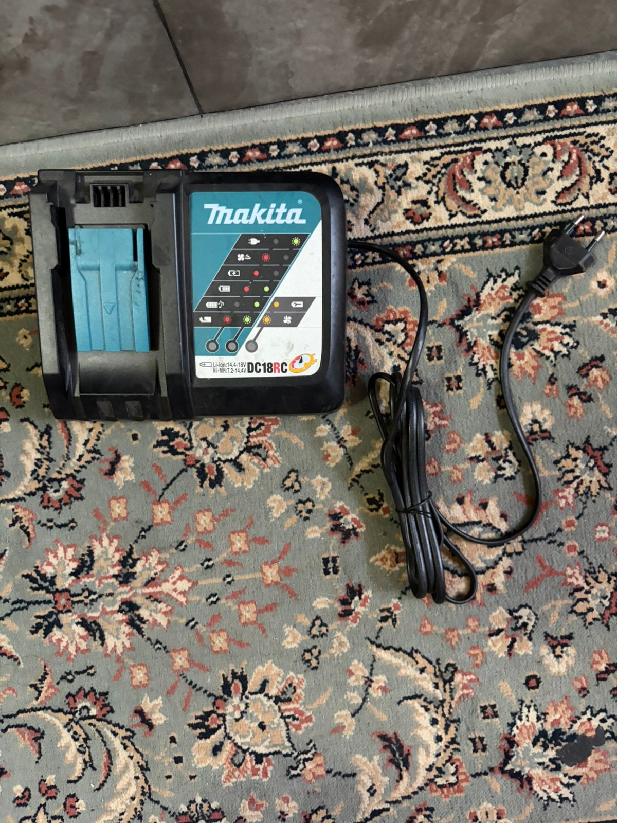 Makita oplader nieuw!, Doe-het-zelf en Bouw, Gereedschap | Boormachines, Ophalen of Verzenden, Zo goed als nieuw