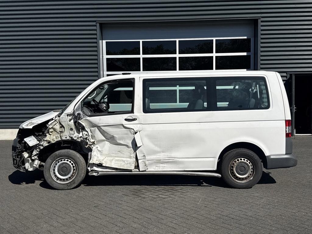 Volkswagen Transporter Kombi 2.0 TDI L1H2 Trendline, 9 Perso, Auto's, Gebruikt, 4 cilinders, 211 g/km, 2500 kg
