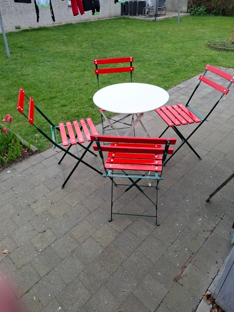 Tuintafeltje en 4 stoelen, Ophalen