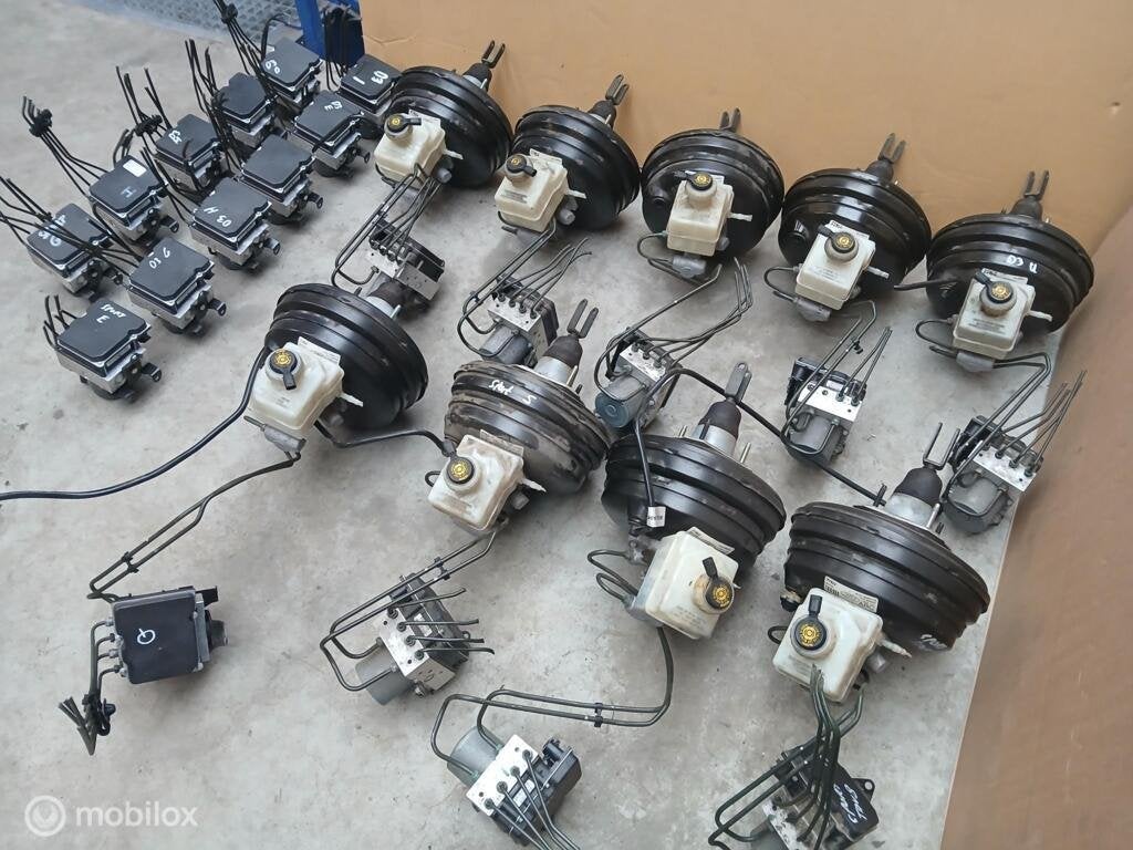 Rembekrachtiger Land Rover Discovery 3 Rem pomp ABS L319, Land Rover, Ophalen of Verzenden, Gebruikt, Land Rover