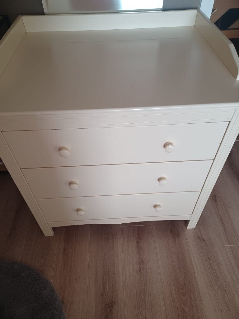 Verzorgingstafel ( ook als commode te gebruiken), Ophalen, Gebruikt, Overige typen, Overige merken