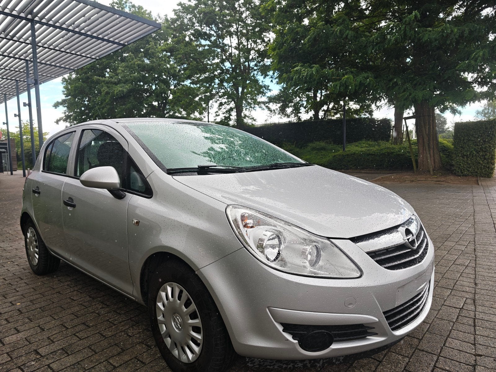 Opel Corsa 

Année 2009

1200 essence 
97.000 km avec carnet, Achat, Entreprise, Carnet d'entretien, Air conditionné