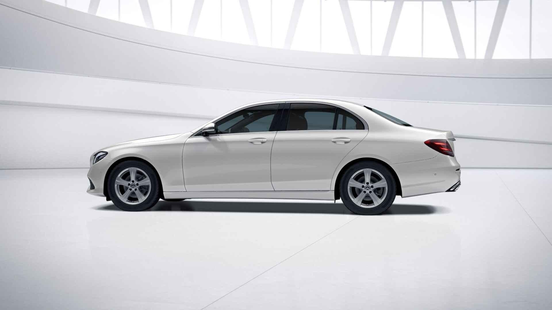 Mercedes-Benz E-Klasse 200 Berline Luxury Line | Widescreen, Auto's, Automaat, 4 deurs, Gebruikt, 4 cilinders
