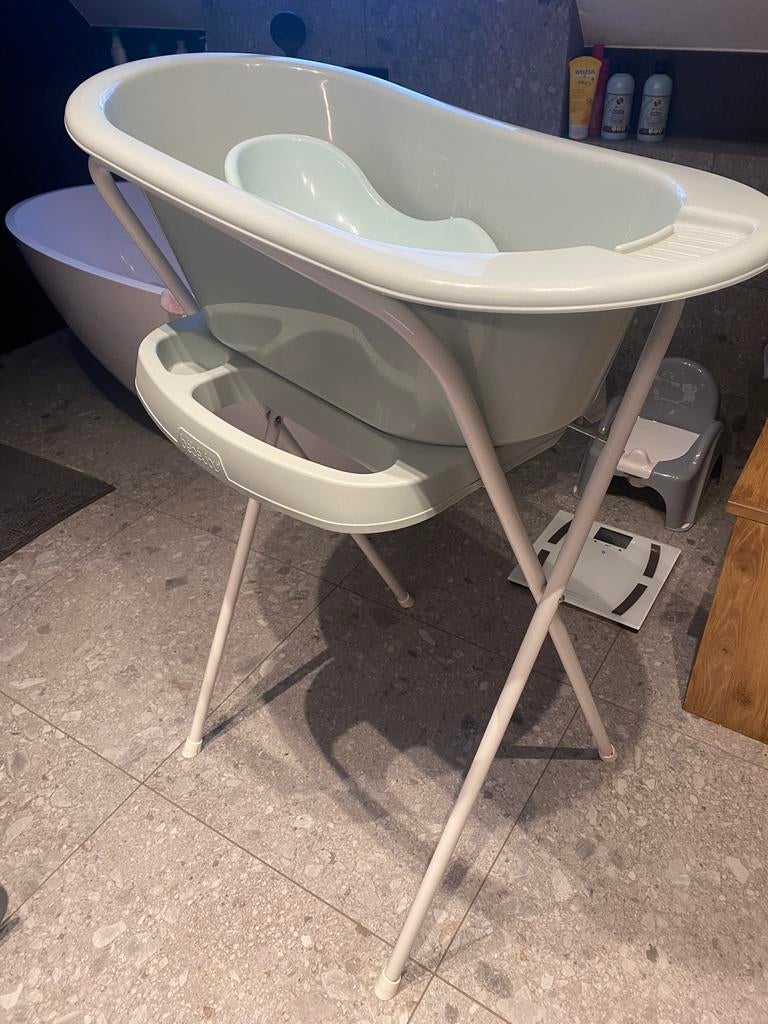 Babybad bébéJou met verkleiner mintgroen + staander, Kinderen en Baby's, Badjes en Verzorging, Ophalen, Zo goed als nieuw