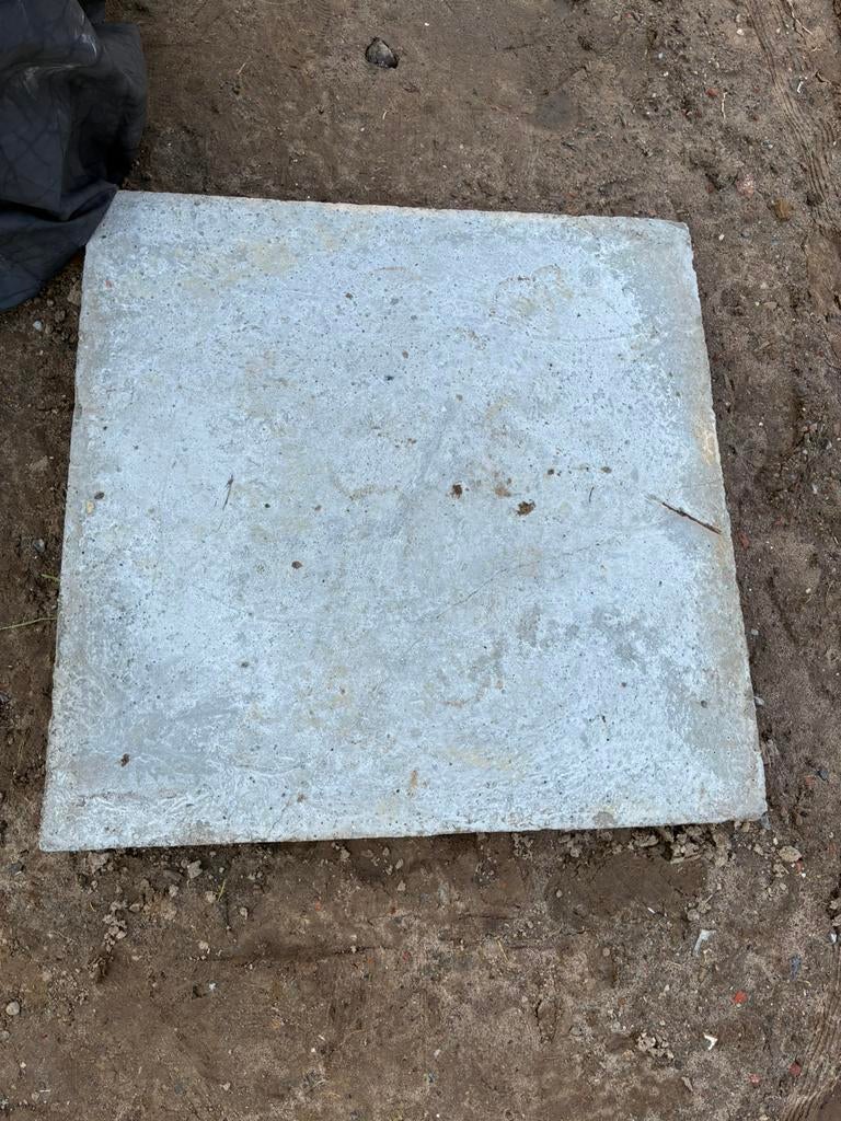 Betonnen putdeksels, Doe-het-zelf en Bouw, Ophalen, Zo goed als nieuw