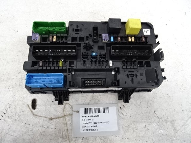 BOITIER FUSIBLES Opel Astra H GTC (L08) (13222173), Opel, Opel Automobile GmbH, Utilisé, Kontakt-opel@opel.com