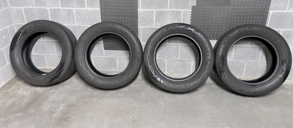 4 pneus continental été  235/55/18 100V, Auto-onderdelen, Banden en Velgen, Ophalen, 18 inch, Gebruikt, 235 mm