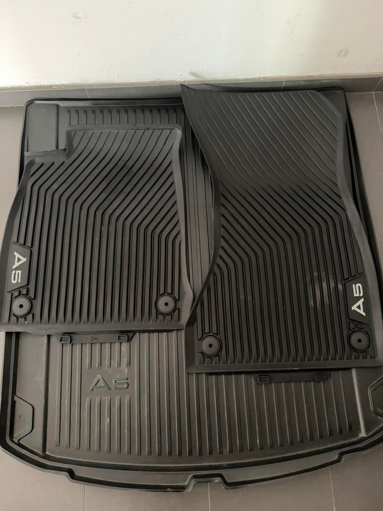 tapis de coffre + 2 tapis + Bac et Trousse de Rangement, Enlèvement, Comme neuf