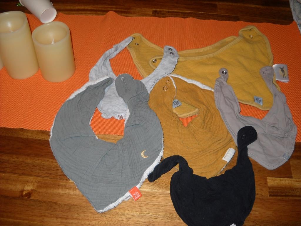 30 slabbetjes-zeverslabbetjes-nette staat-vele merkjes, Ophalen, Gebruikt