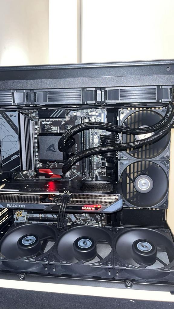 High-End Gaming PC – RX 9060 XT 16GB / Ryzen 5 7600X, Ophalen, Zo goed als nieuw, Gaming, SSD
