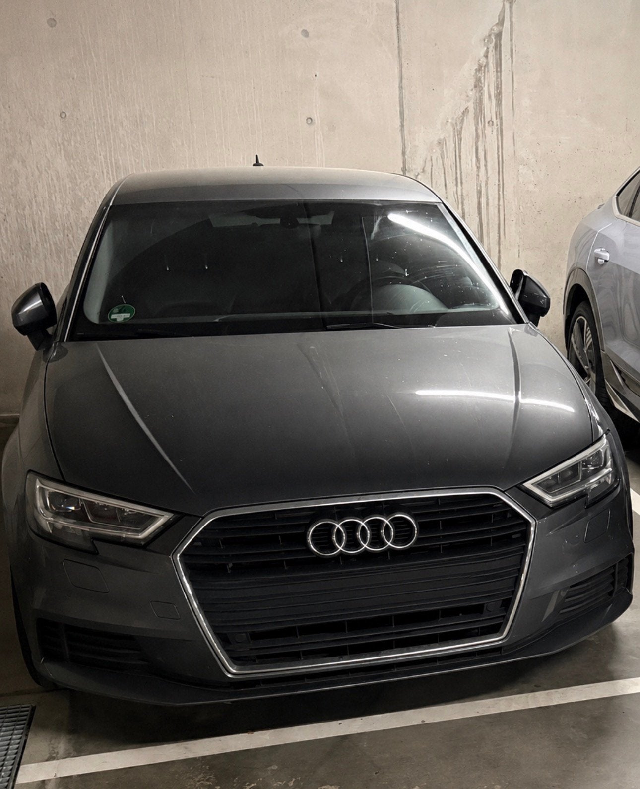 Tres belle Audi A3 sport back, Autos, Cuir, Argent ou Gris, Achat, Euro 6
