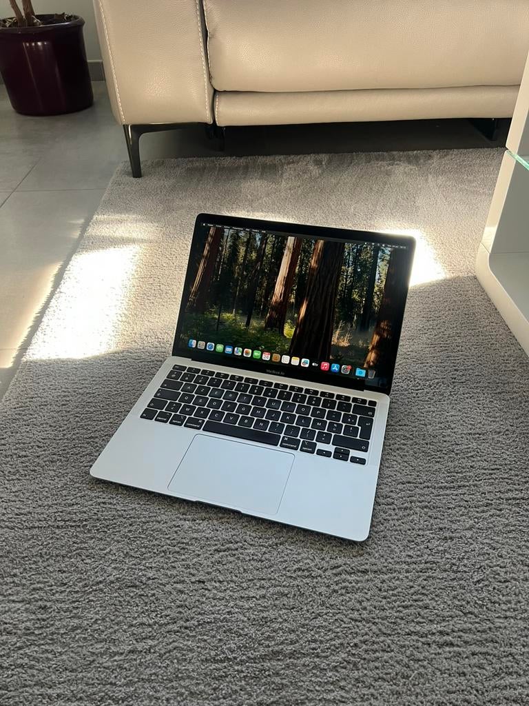 MacBook Air 2020 Staat in nikkel i3 8 GB RAM 256 GB SSD, Computers en Software, Ophalen of Verzenden, Zo goed als nieuw, MacBook