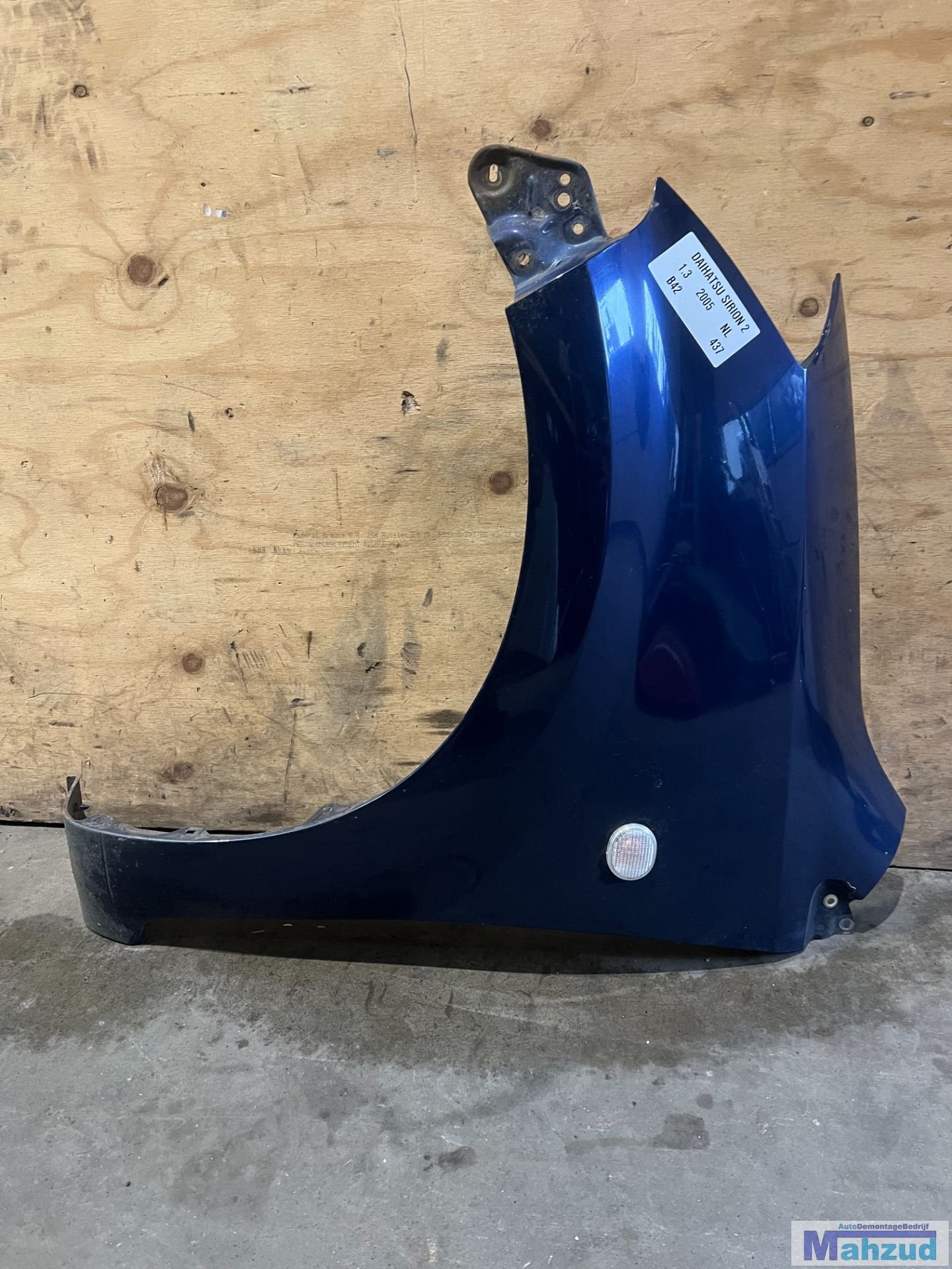 DAIHATSU SIRION 2 Blauw B42 links voorscherm 2005-2012, Ikeda-shi 1-1
563-8651  Osaka, Gebruikt, Daihatsu, Info@daihatsu.co.jp