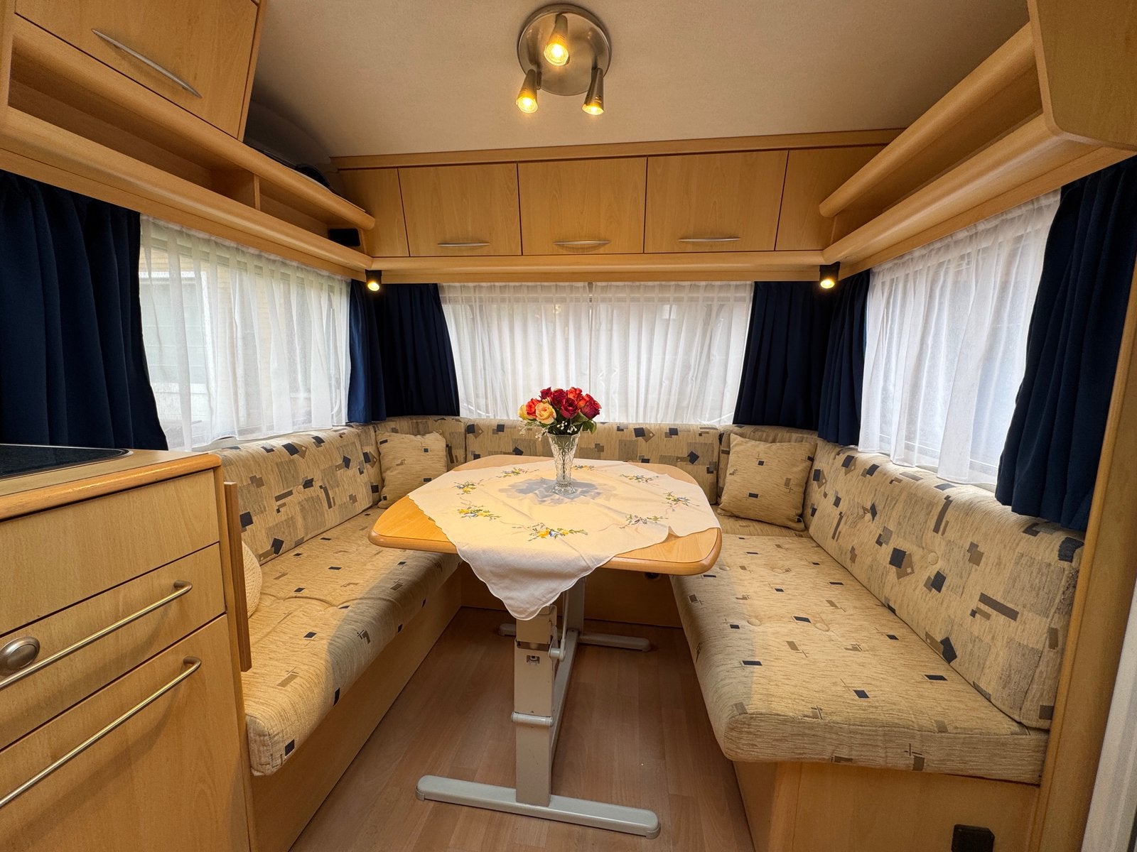 Te koop : caravan Chateau Calista 490 FHU CT, Caravans en Kamperen, Chateau, Omvormbare zithoek, Rondzit, Particulier