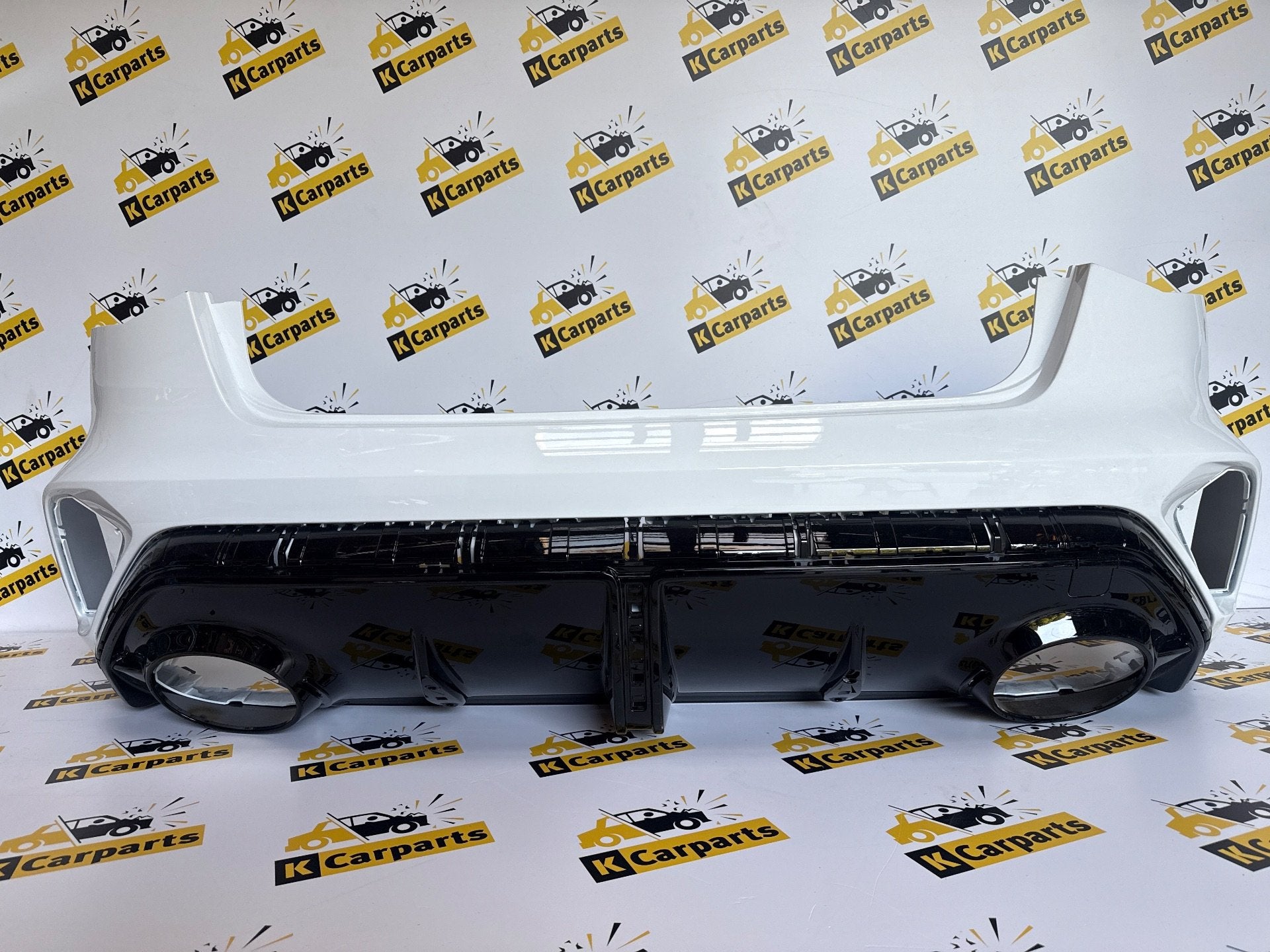 Achterbumper Audi A3 8Y Facelift RS3 Sedan bumper 8Y5807511N, Gebruikt, AUDI AG, Auto-Union-Strasse 1
85045  Ingolstadt, DE, Audi