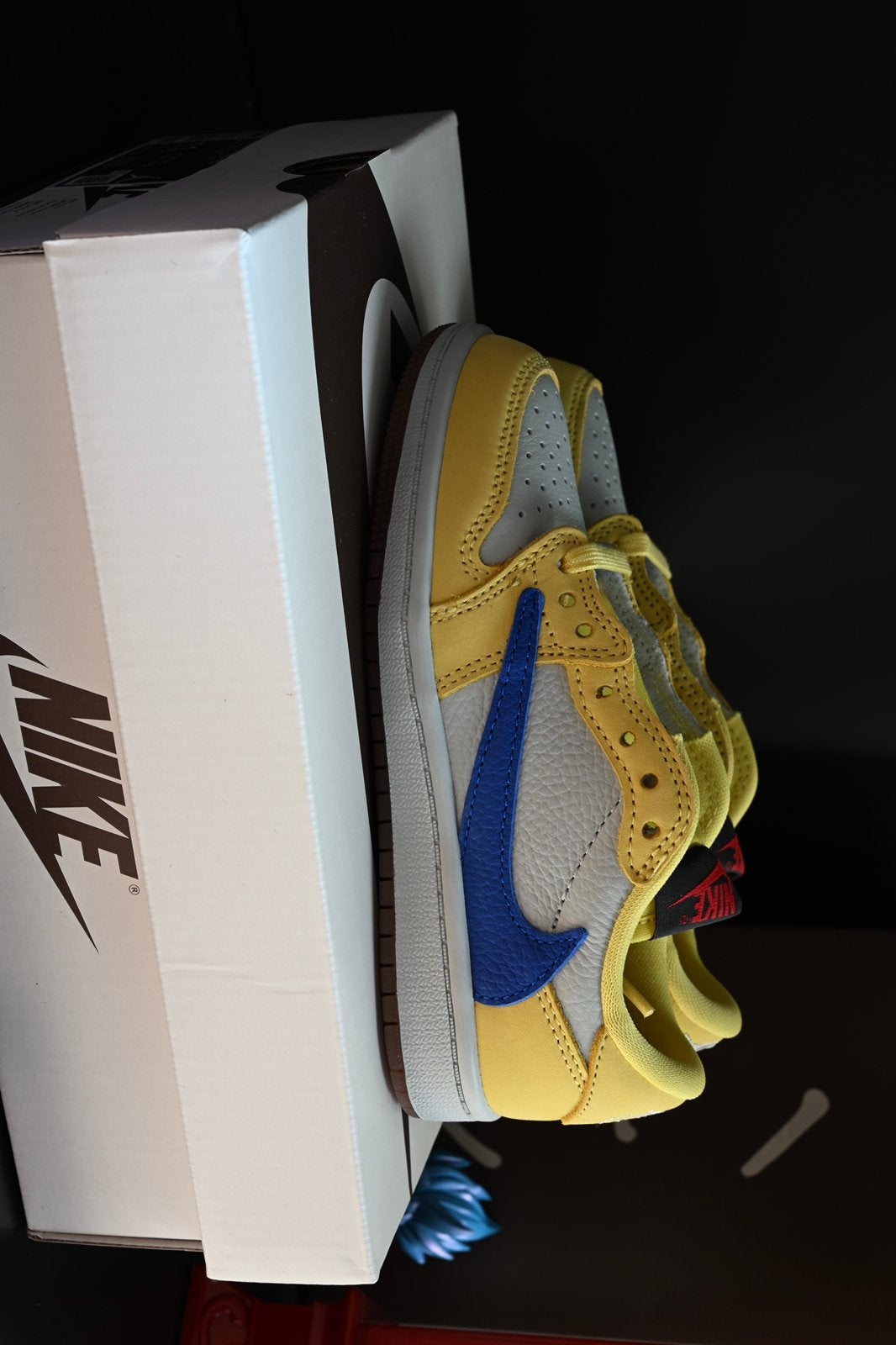Air jordan 1 low - Travis scott Canary - maat 28, Enlèvement, Neuf, Baskets