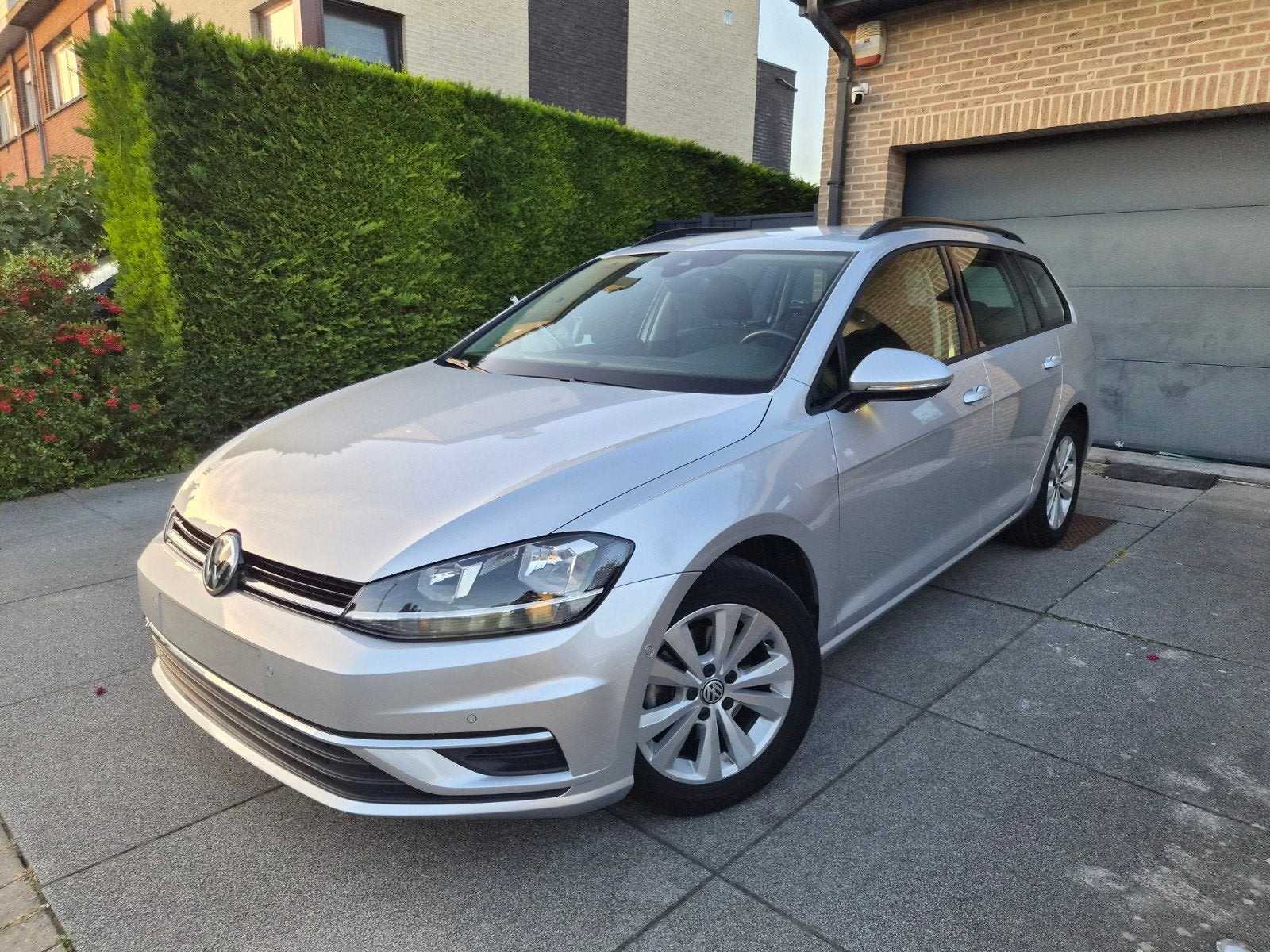 Volkswagen Golf Variant 1.0 TSI / Comfortline / NAVI /CAMERA, Euro 5, Stof, https://public.car-pass.be/vhr/9398ec45-3047-40ca-bb40-8a6be65f19f3