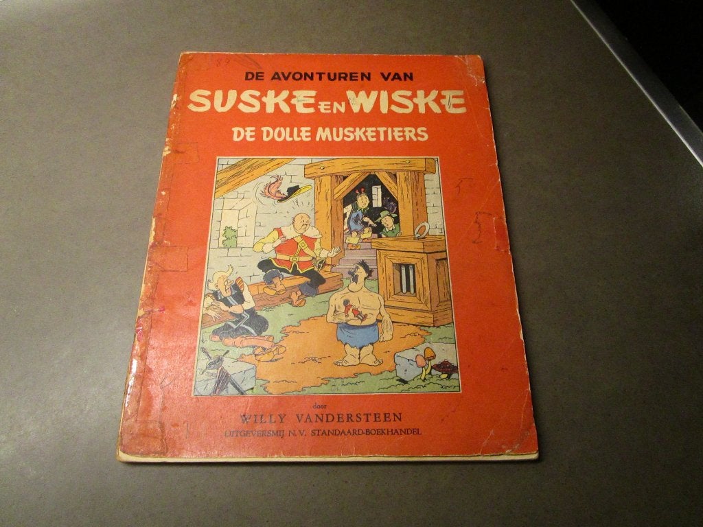 Sus en Wis - De dolle musketiers - 1953 - 1e druk, Gelezen, Willy Vandersteen, Eén stripboek, Ophalen of Verzenden