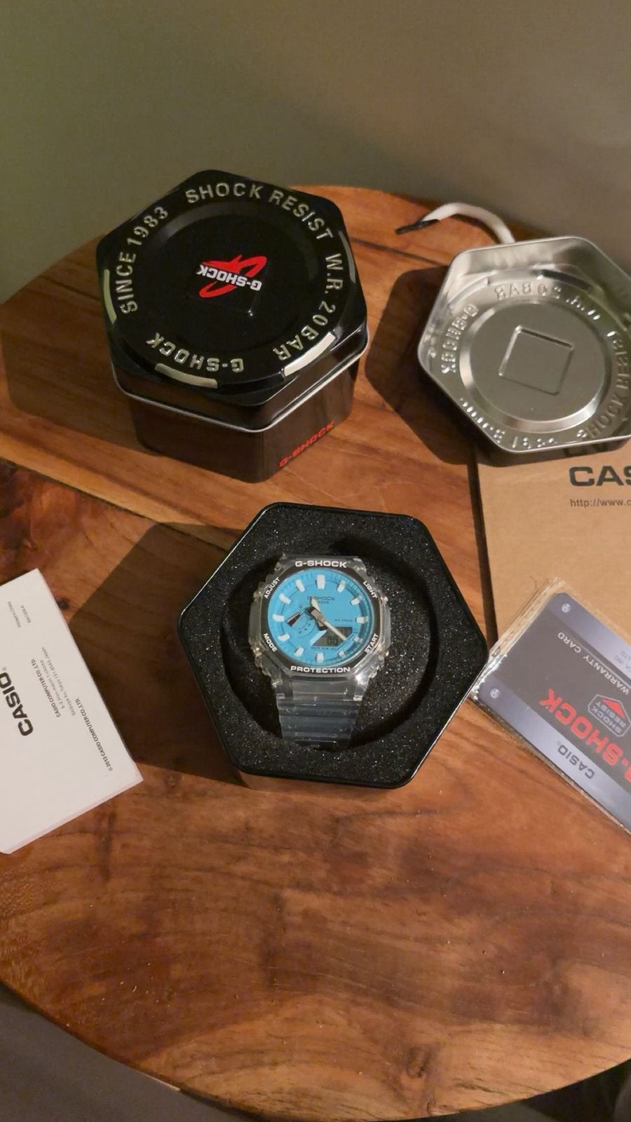 G-shock GA-2100 transparant met blauwe achtergrond, Ophalen of Verzenden, Zo goed als nieuw