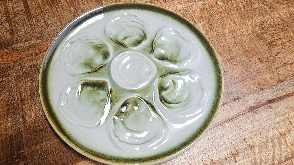 Set van 12 vintage Saint-Amand aardewerken oesterborden, Antiek en Kunst, Ophalen