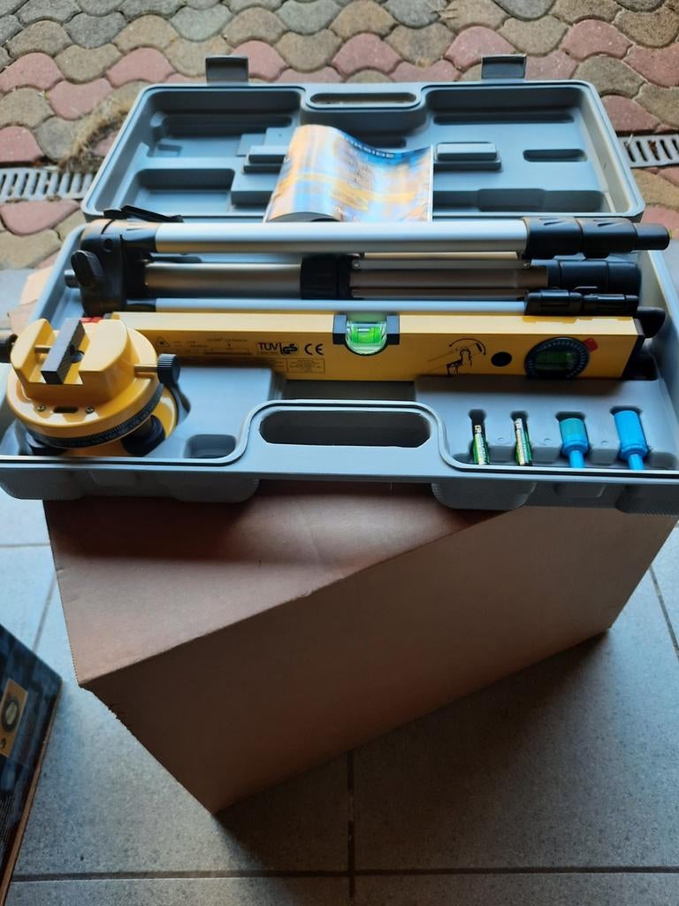 Niveau à bulle parkside lazer 670 neuf, Enlèvement