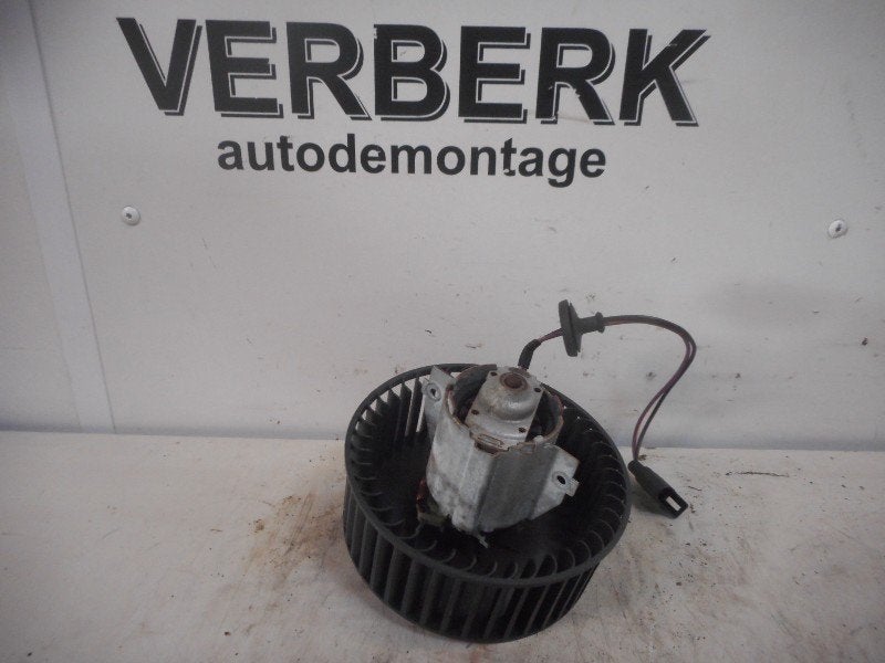 VENTILATEUR DE CHAUFFAGE Ford Puma (01-1997/06-2002), Henry-Ford-Straße  1
50735  Köln, DE, Ford-Werke GmbH, Kunden@ford.com, Ford