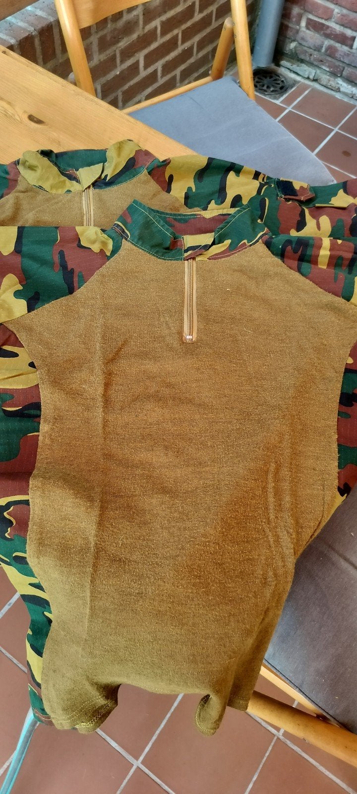 2 NIEUWE combat shirts, Kleding | Heren, Sportkleding, Ophalen