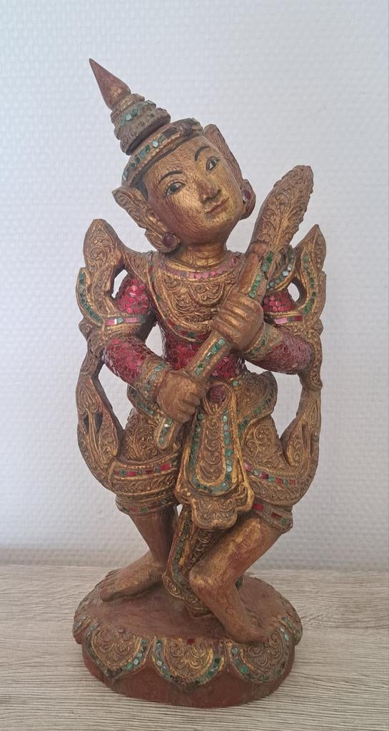 Birma Buddha Nat kunstbeeldje met houtsnijwerk, Antiek en Kunst, Ophalen of Verzenden, Azië, Glas, Rood
