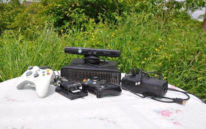 console xbox360 + accessoires et 2 jeux, Consoles de jeu & Jeux vidéo, Consoles de jeu | Xbox 360, Enlèvement ou Envoi