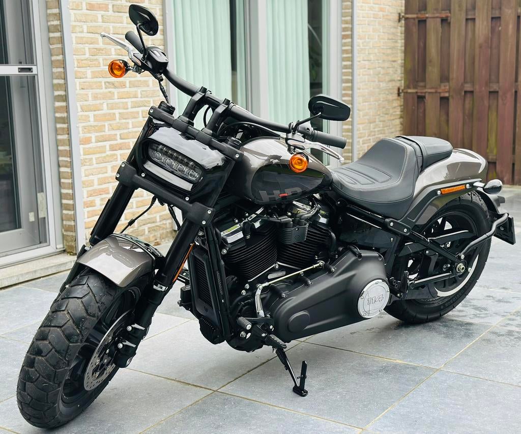 Harley-Davidson Fat Bob 114 (2023) — comme neuf !, Motos, Motos | Harley-Davidson, Contrôle de traction, 2 cylindres, Autre, Manuelle