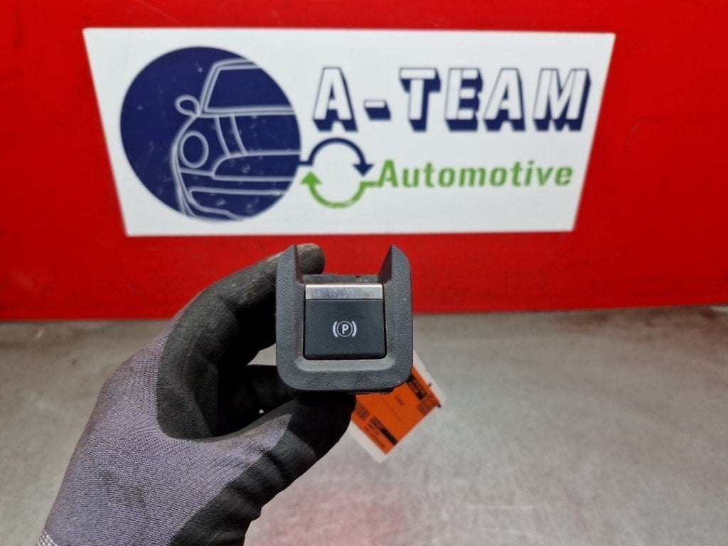 COMMUTATEUR FREIN A MAIN ELECTRIQUE Peugeot (|9813146377|), Kontakt-peugeot@peugeot.com, Utilisé, Peugeot Deutschland GmbH, Bahnhofsplatz
65423  Rüsselsheim, DE