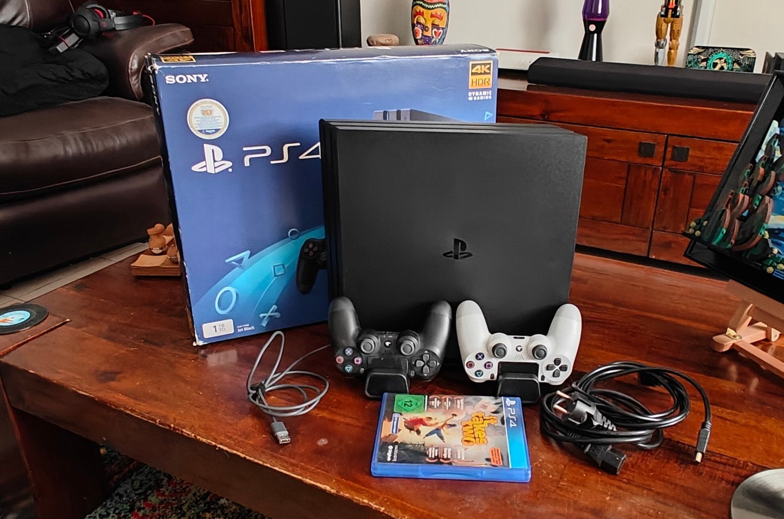 PS4 PRO 1tb, Met games, Met 2 controllers, Ophalen of Verzenden, Zo goed als nieuw