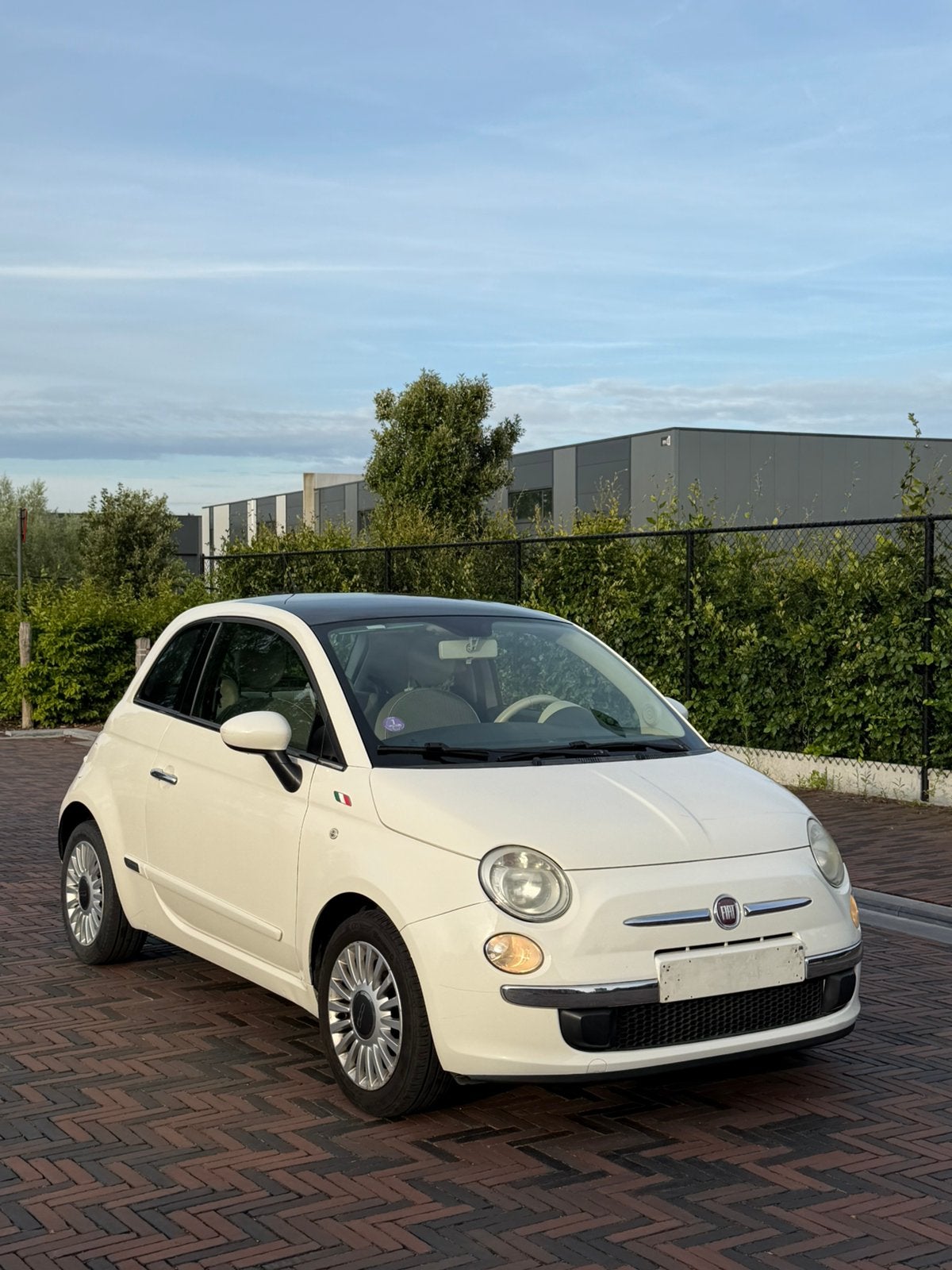 Fiat 500 benzine automaat pano + gekeurd, Auto's, Fiat, Beige, Wit, 5 zetels, Particulier
