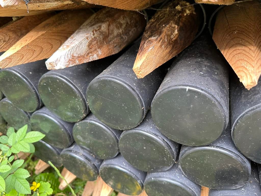 Houten weidepalen met pvc buis, Tuin en Terras, Ophalen, Zo goed als nieuw, Palen
