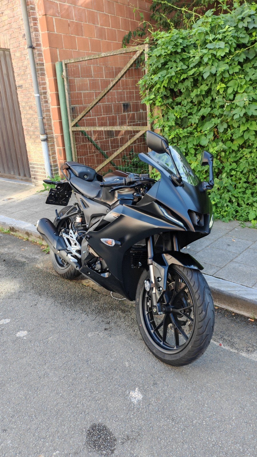 Yamaha YZF R125 125cc quickshifter 2025 zo goed als nieuw, LED Verlichting, 125 cc, 11 kW of minder, Sport