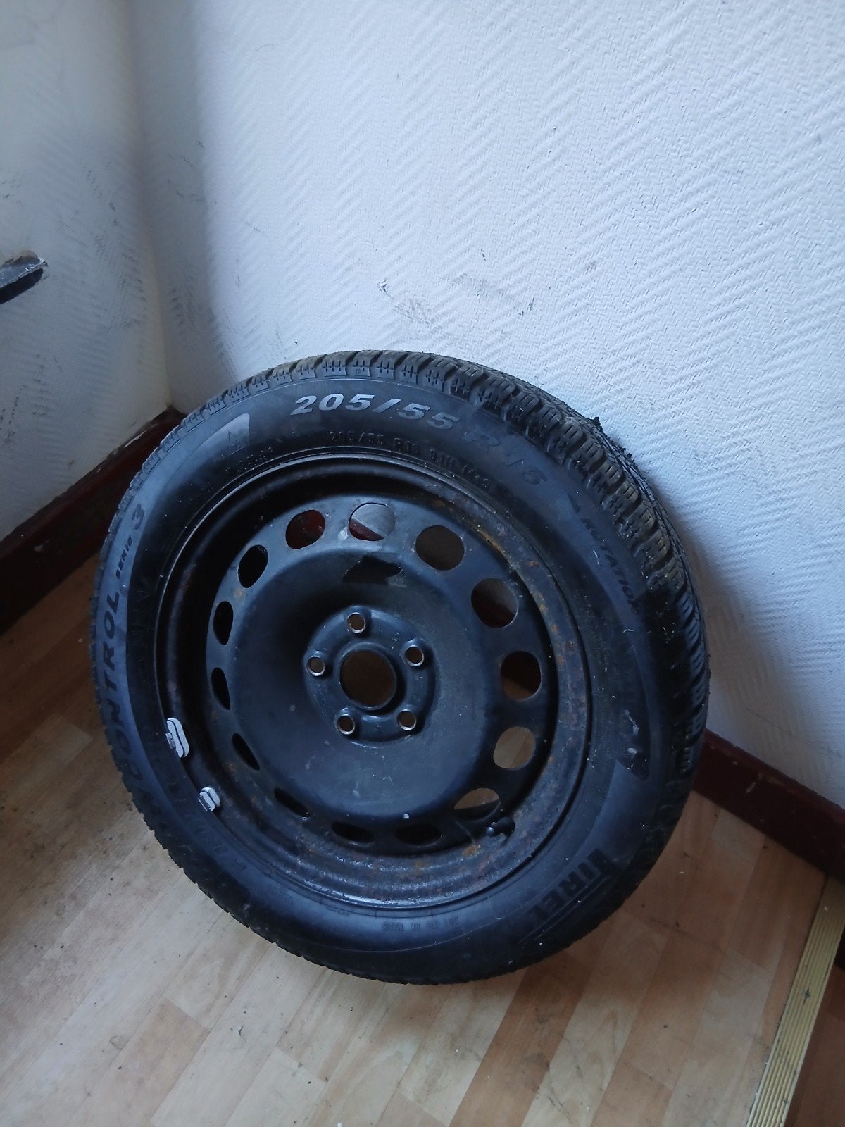 un pneu 205 55 16, Enlèvement ou Envoi