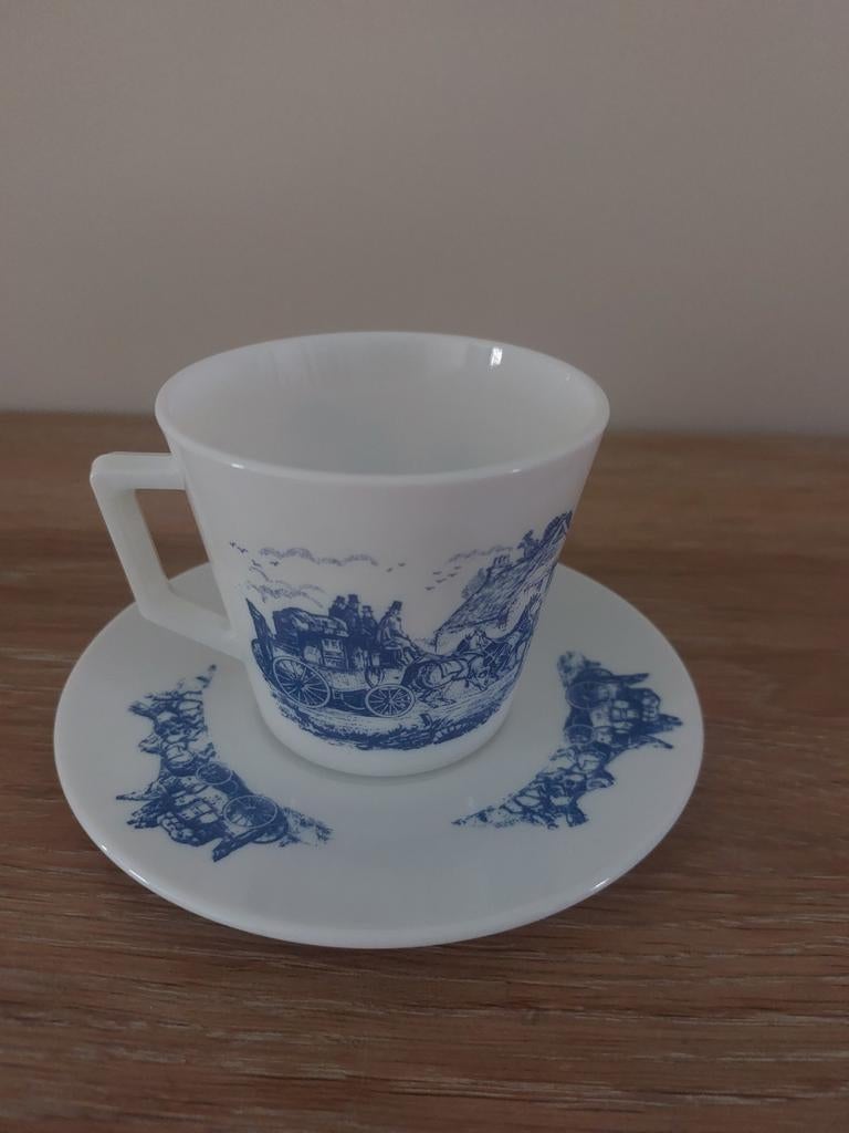 Vintage arcopal kopjes en schoteltjes, Enlèvement