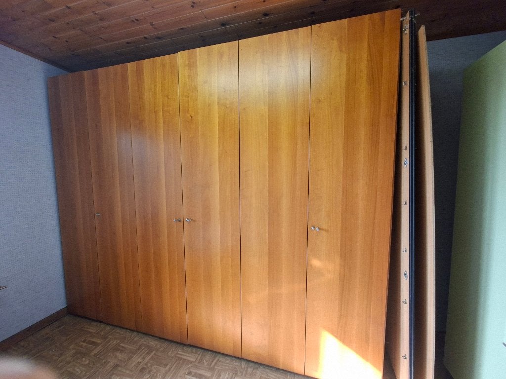 Zeer ruime kledingkast 3,35 meter breed, Huis en Inrichting, Ophalen, Met deur(en), 200 cm of meer, Zo goed als nieuw