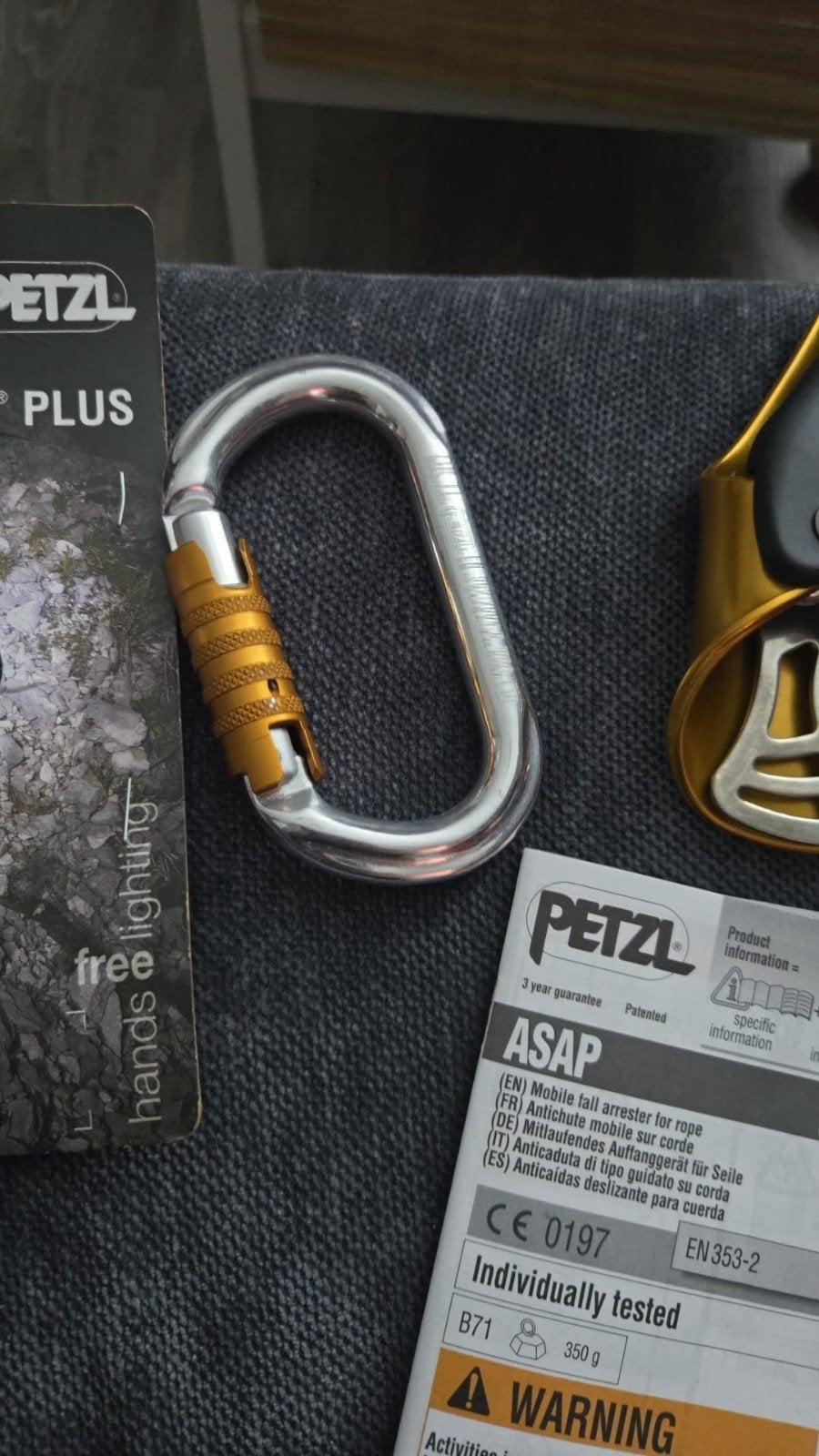 Lot Petzl : Antichute ASAP B71 + Mousqueton Triact-Lock + Fr, Sports & Fitness, Enlèvement, Comme neuf, Accessoire d'escalade