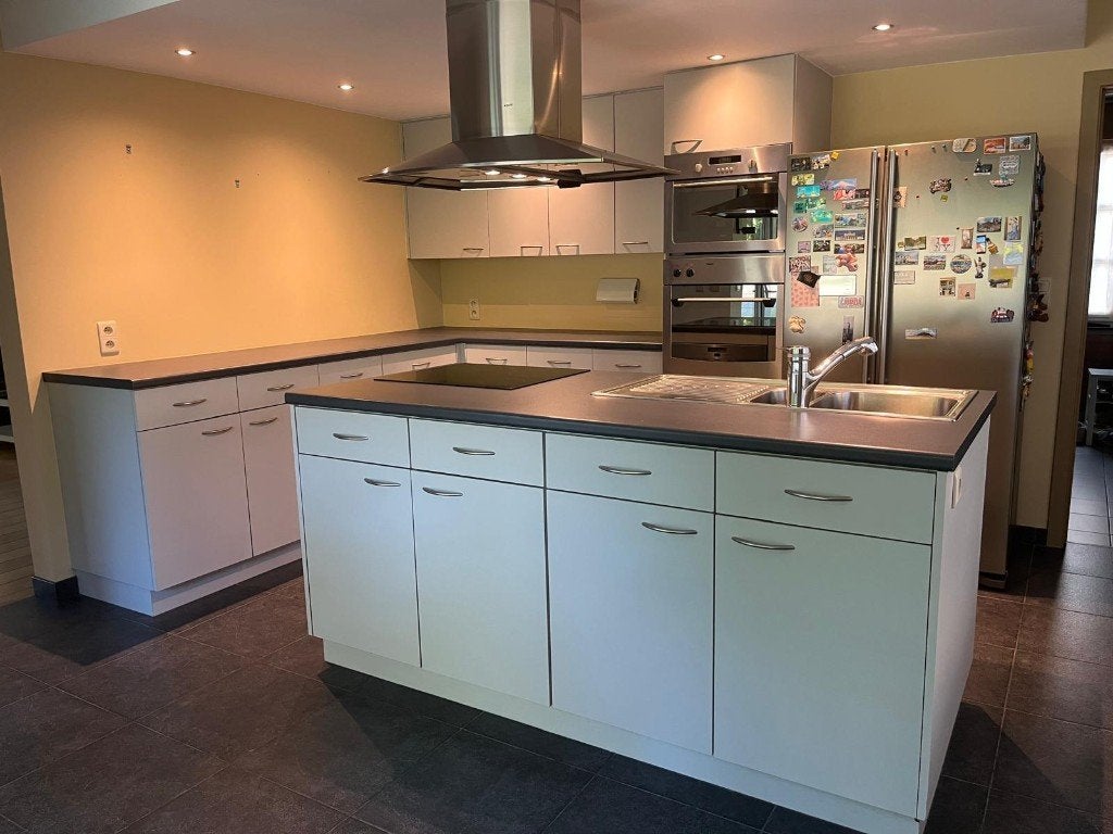 Volledig functionele keuken met toestellen, Gris, Bois, Enlèvement, Utilisé